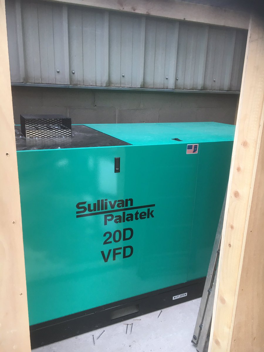 SPalatekIreland's tweet photo. This wee beaut going into a Concrete plant in County Armagh replacing a CompAir L11 &amp; Boge S15 #Compressors #Ireland https://t.co/NXNQRMlmTy