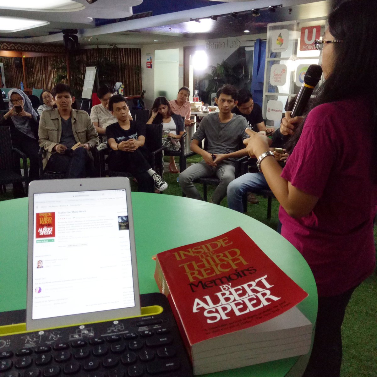 Books about wars are amazingly philosophical! Today at @jakartabookclub meetup at <a href="/Jakdiva/">Jakdiva</a>