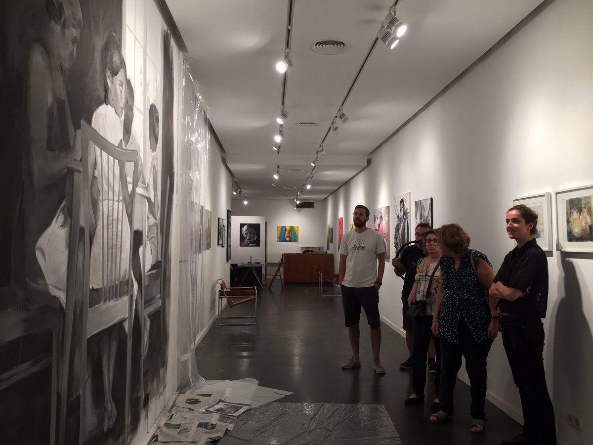 LOLITARIBERA's tweet photo. @GaleriaContrast @Casaorlandai #muralistes #simultaneament creacions efímeres https://t.co/1I9Lg93PxG
