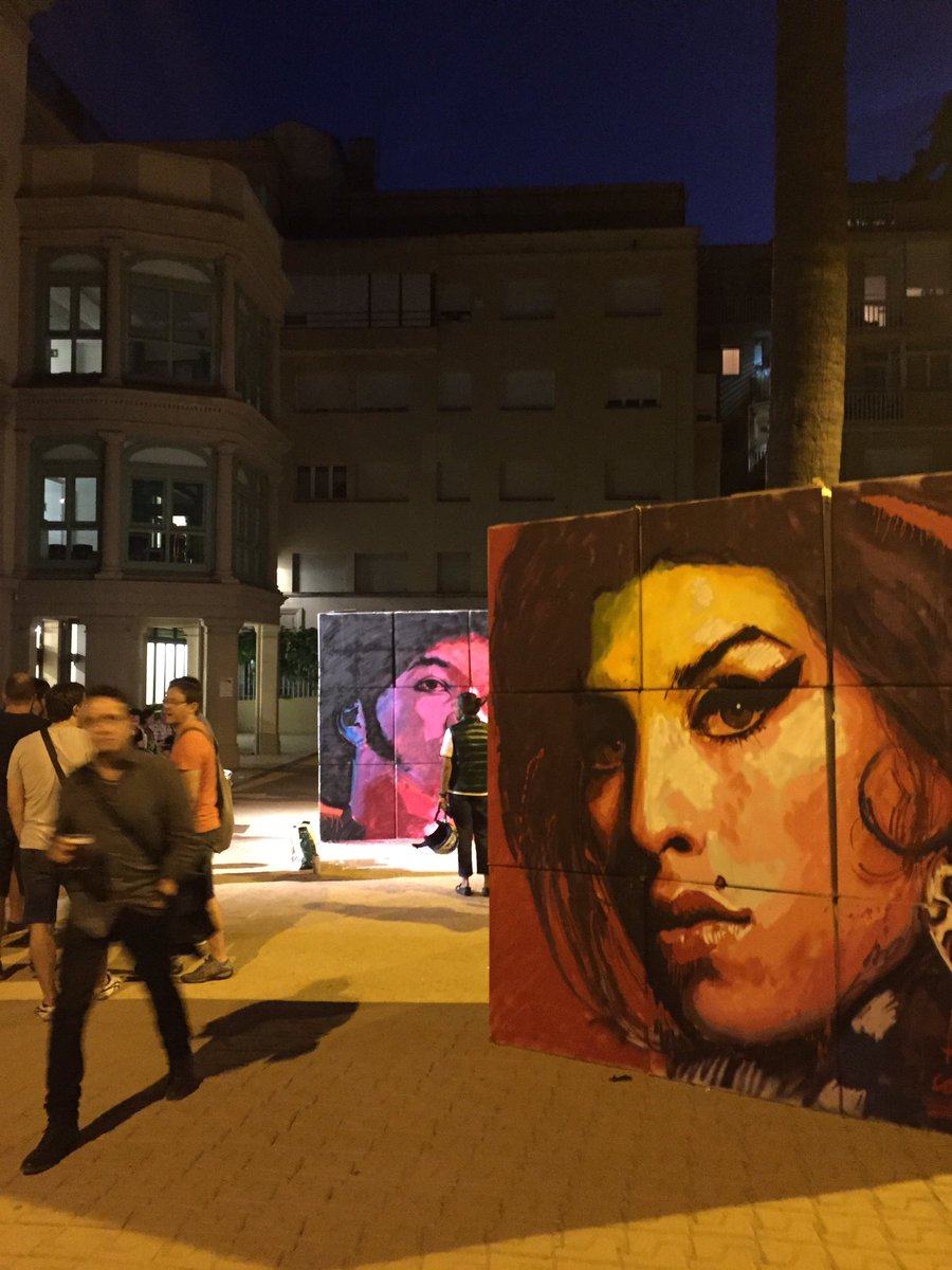 LOLITARIBERA's tweet photo. @GaleriaContrast @Casaorlandai #muralistes #simultaneament creacions efímeres https://t.co/1I9Lg93PxG