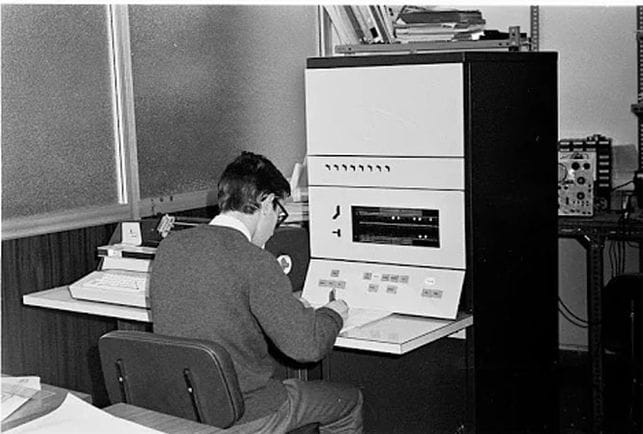 echa5duros's tweet photo. Factor, primer ordenador español creado en 1966 por Jordi Vidal en una compañía barcelonesa:https://t.co/jMeYnQ24gM https://t.co/Le9PukcxfY