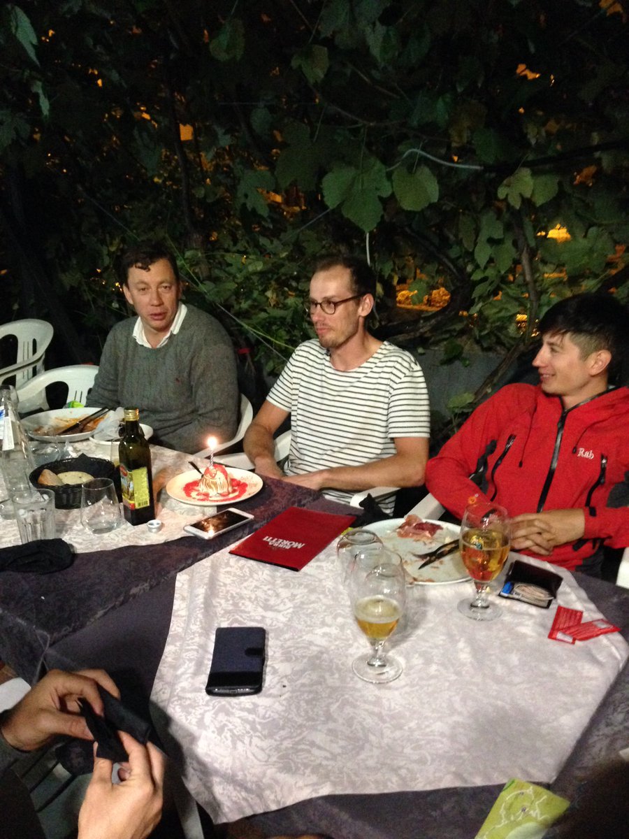 VeloVeni's tweet photo. We had another birthday to celebrate @davpan #gelatocake #team #cyclists https://t.co/XoAgZi0iVq