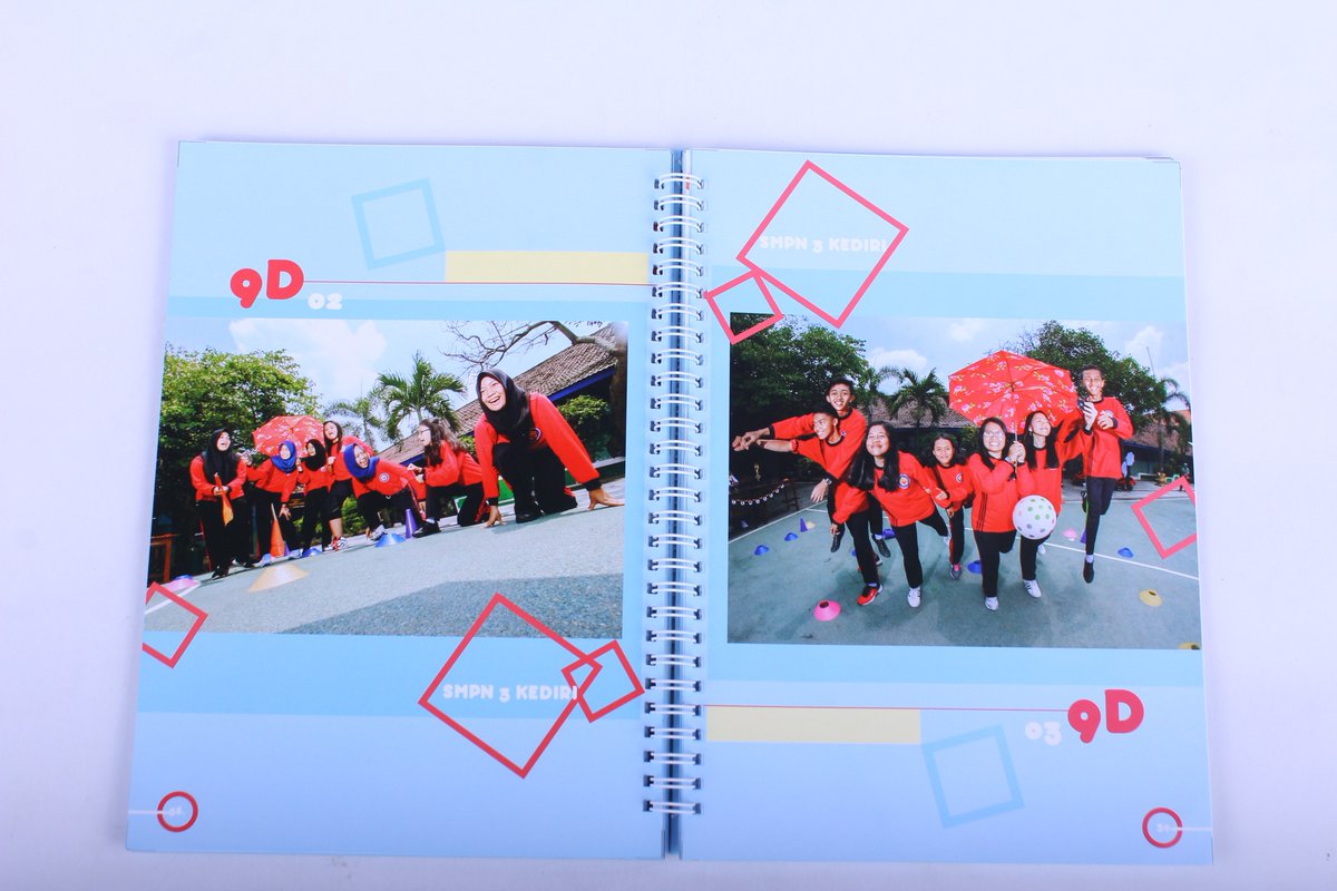 MatahatiYB's tweet photo. Annual Book of Smpn 3 Kediri
#matahaticreative #yearbook #spirals #eksklusif #photography #artdesign https://t.co/LPev7lCwSh