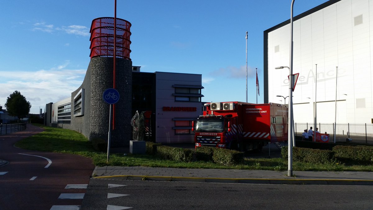 Vandaag open dag bij brandweer Alblasserdam. Aanwezig met de 17-9998.