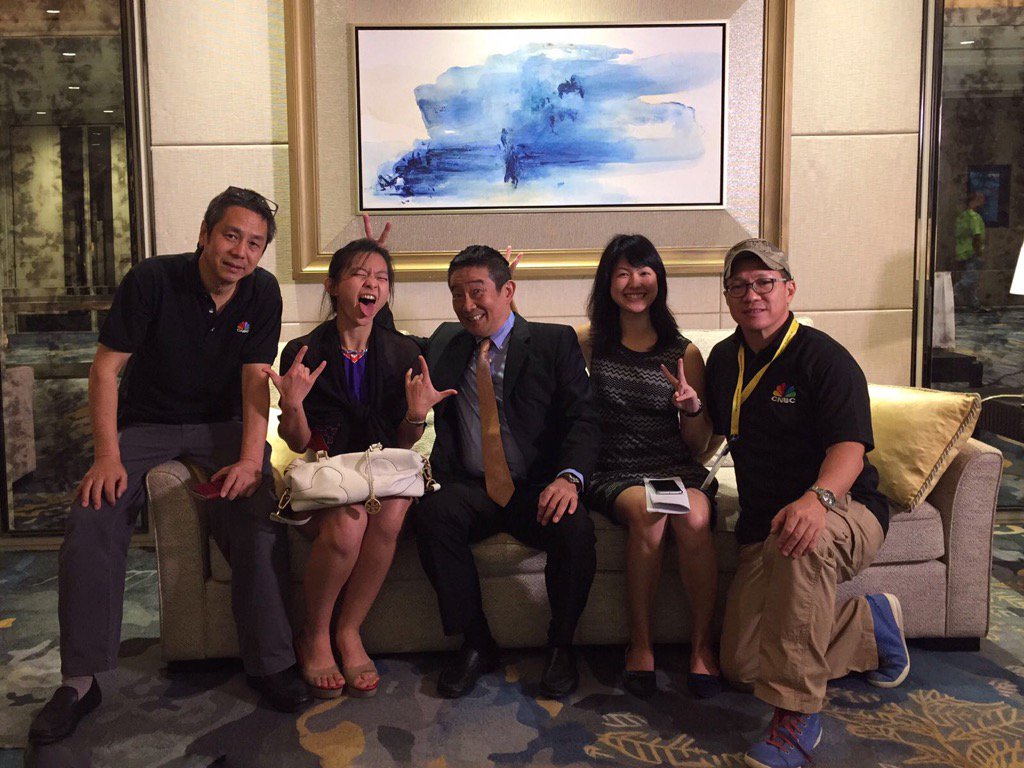 MartinSoong's tweet photo. #TeamCNBC: rare #SGSummit downtime. #DeathRockRulz @CNBCi https://t.co/SWVxzPyT0o