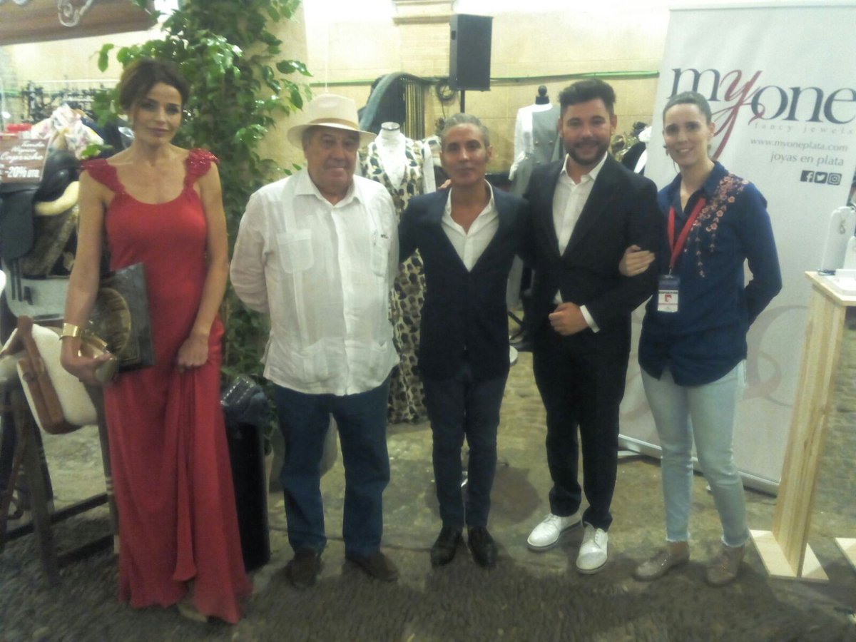 myoneplata's tweet photo. @myoneplata en #Cabalcor2016 con @Pitingo @MPOVEDAOficial e Inma del Moral. Grandes! @CordobaEcuestre #FelizSabado https://t.co/oc1YxDeyGI