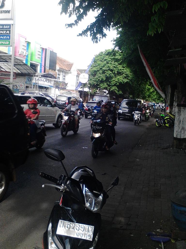 RyanAdityaBH's tweet photo. Pukul 14:50 jl.soekarno hatta terpantau ramai lancar @official_itv  @Edunewsfm #traffic_malang  Aditya Bayu.H - STT4 https://t.co/65HZO1egOe