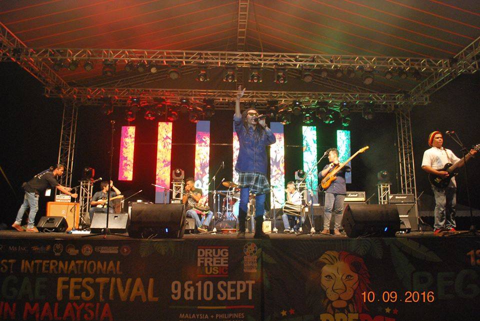 MadeinMade_aceh's tweet photo. Malaysia International Reggae Festival 2016 
Song : Tarek Pukat
@iloveaceh
Klick Video : https://t.co/DUmATdG7Zw … https://t.co/wkSTBGkI4A
