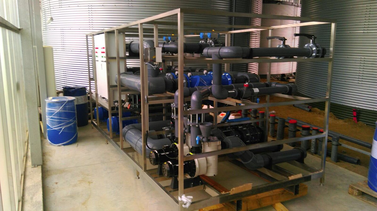 sublimato14's tweet photo. In #westdorpe krijgt buffertank vorm en druppelunit gearriveerd https://t.co/wPeBY48nnl