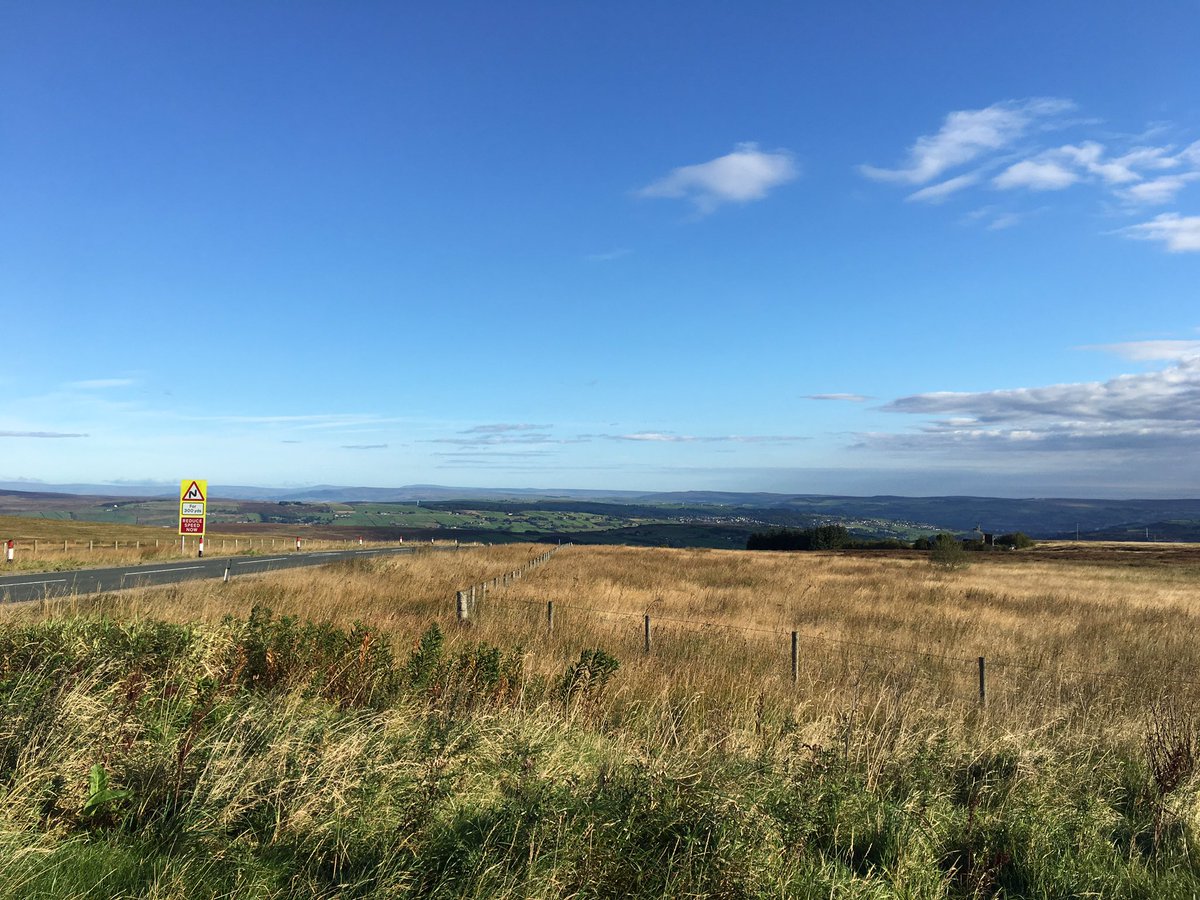 VicCollins's tweet photo. Stunning view on a beautiful morning on my way back from early hairdresser visit #Lovebradford #Oxenhope https://t.co/JrPUTm0PJm