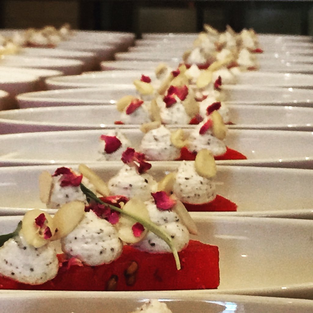 GrandHyattMum's tweet photo. Exquisite pairings showcasing the seven wonders of the world #InAHyattWorld #LivingGrand #ChefGaryInthehouse https://t.co/W3zeNJd7Np