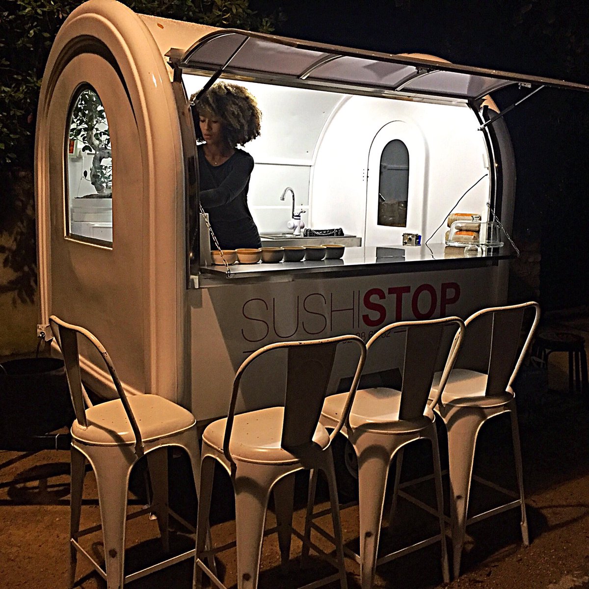 CJSushis's tweet photo. Mot &amp; art le 17/18Sept.
Sushistop s'installera sur le lieu des festivités parc de rosny venez vous joindre a nous! https://t.co/grWCYK0J1Y