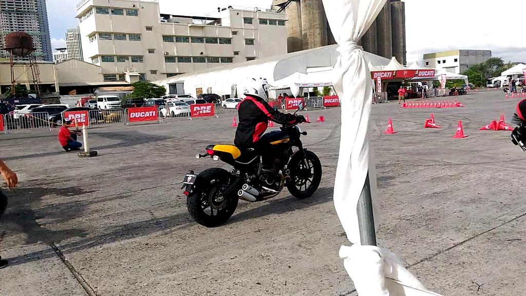 itsmeloren_A's tweet photo. Go @PattyTiu. Galing 👌
Pwede ka ba ma ka riding in tandem 😇
Ka.Deuce rider nalang 😎🏍🏍
#DucatiPH #DRE https://t.co/lyZ1MCda2K