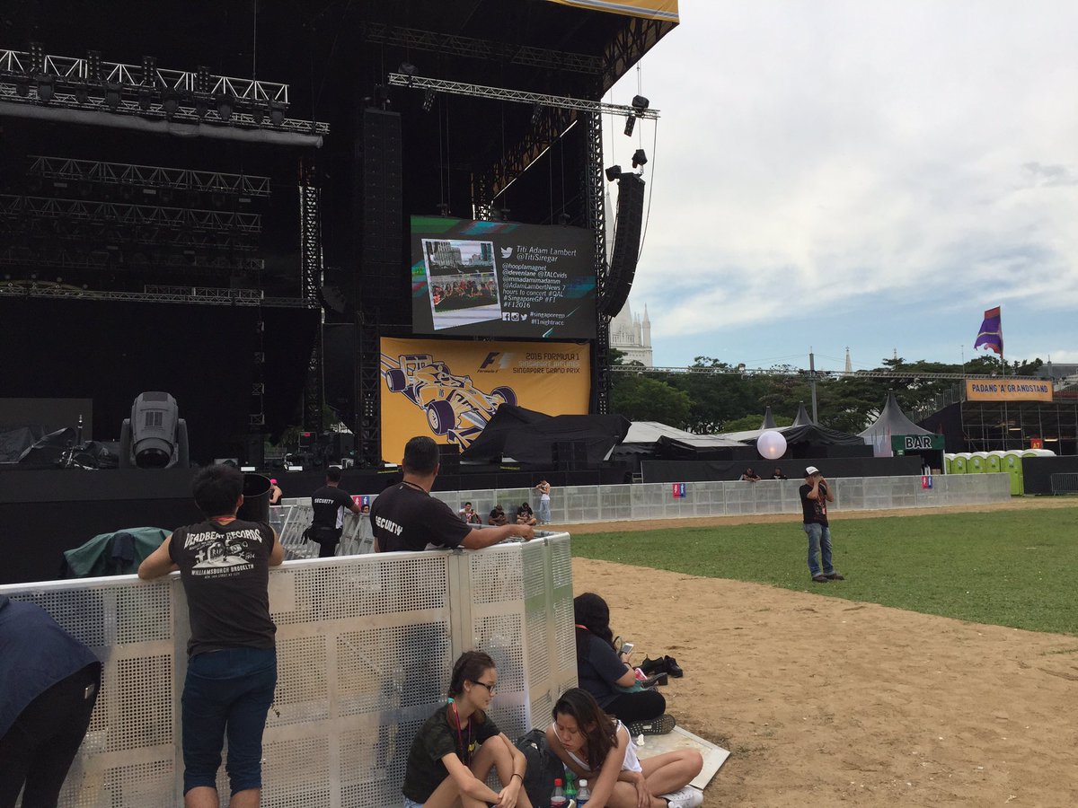 AdamLambertSG's tweet photo. Concert venue pics at the Padang Stage! Cant wait for the show tonight! πΈπ¬π #SingaporeGP #Sgpconcert #F1NightRace https://t.co/KgOMUA4b0e