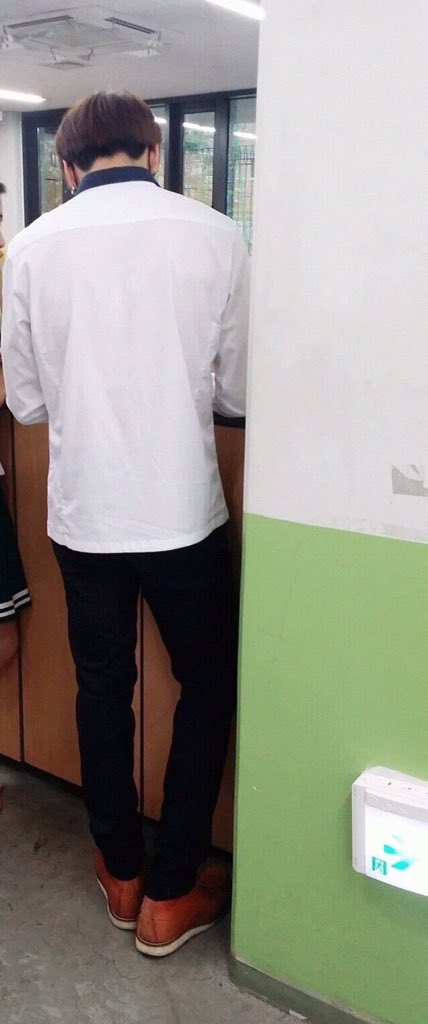 bts1230krea's tweet photo. 後ろ姿に恋するってまさにこのことよ。 https://t.co/hklTossS5O