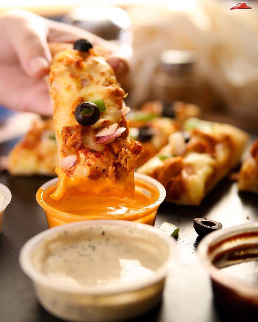 BrandoAapa's tweet photo. Bhar Mai Jaye Aesa Hafta, Jo Khanay Ko Na Milay Mufta 😒😭😪   

Koi @PizzaHutPak say #BigDipper yes Karwado ... yumm! https://t.co/3j0hbQkCtA