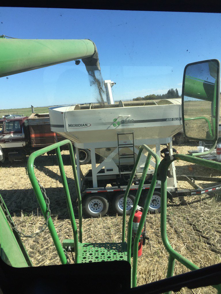 MikeRudy3's tweet photo. Thank you Nykolaishen Farm equipment for combine. And @TyroneJamale347 for weigh wagon to do @farmers_edge plots!!! https://t.co/jOfseVt2H7