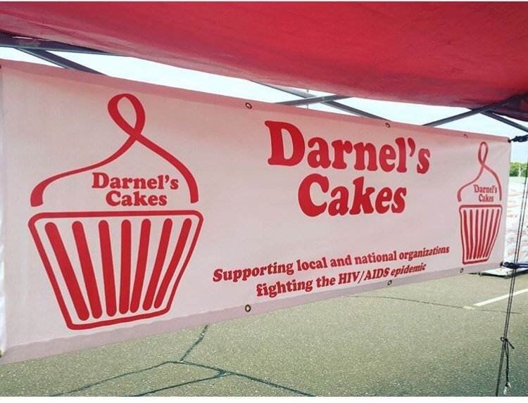 DarnelsCakes's tweet photo. We're out here while supplies last!!! 😋 #Lansdale #FarmersMarket #cakesforcauses #getyourfix https://t.co/YRClGOT4Kc