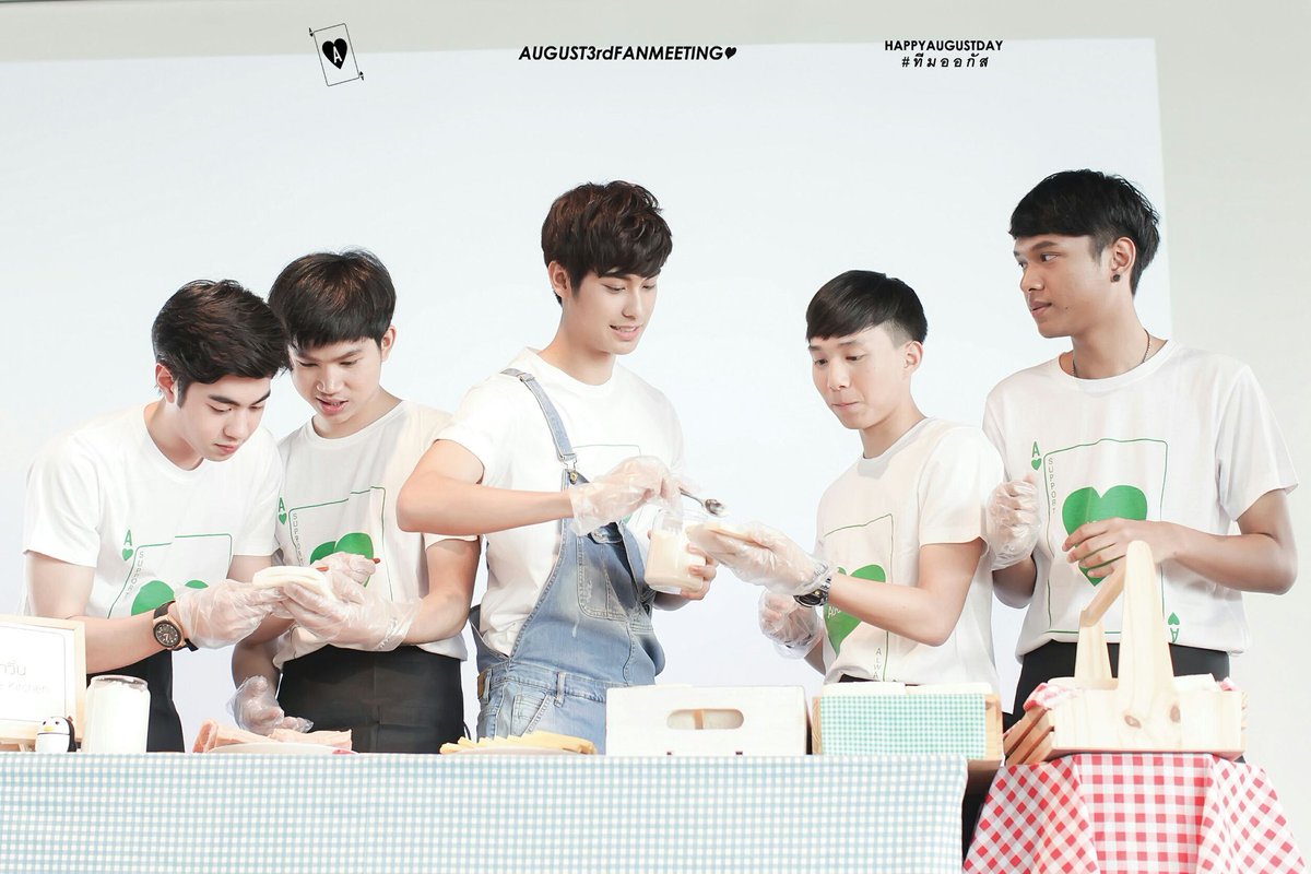 เพื่อนสนิทแวะมาเยี่ยมเยียนถึงดินแดนของเขาโดยที่ไม่ทันตั้งตัว และร่วมกันสร้างสรรค์เมนูอันแสนพิเศษ #AugustInLoverland