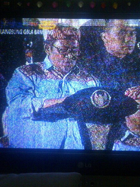 papeda05's tweet photo. #PON2016 Sampo Rasun sucsses untk #OpeningCeremonyPON2016 &amp; sucsses untk Bandungjabar. https://t.co/zhEujN8k4H