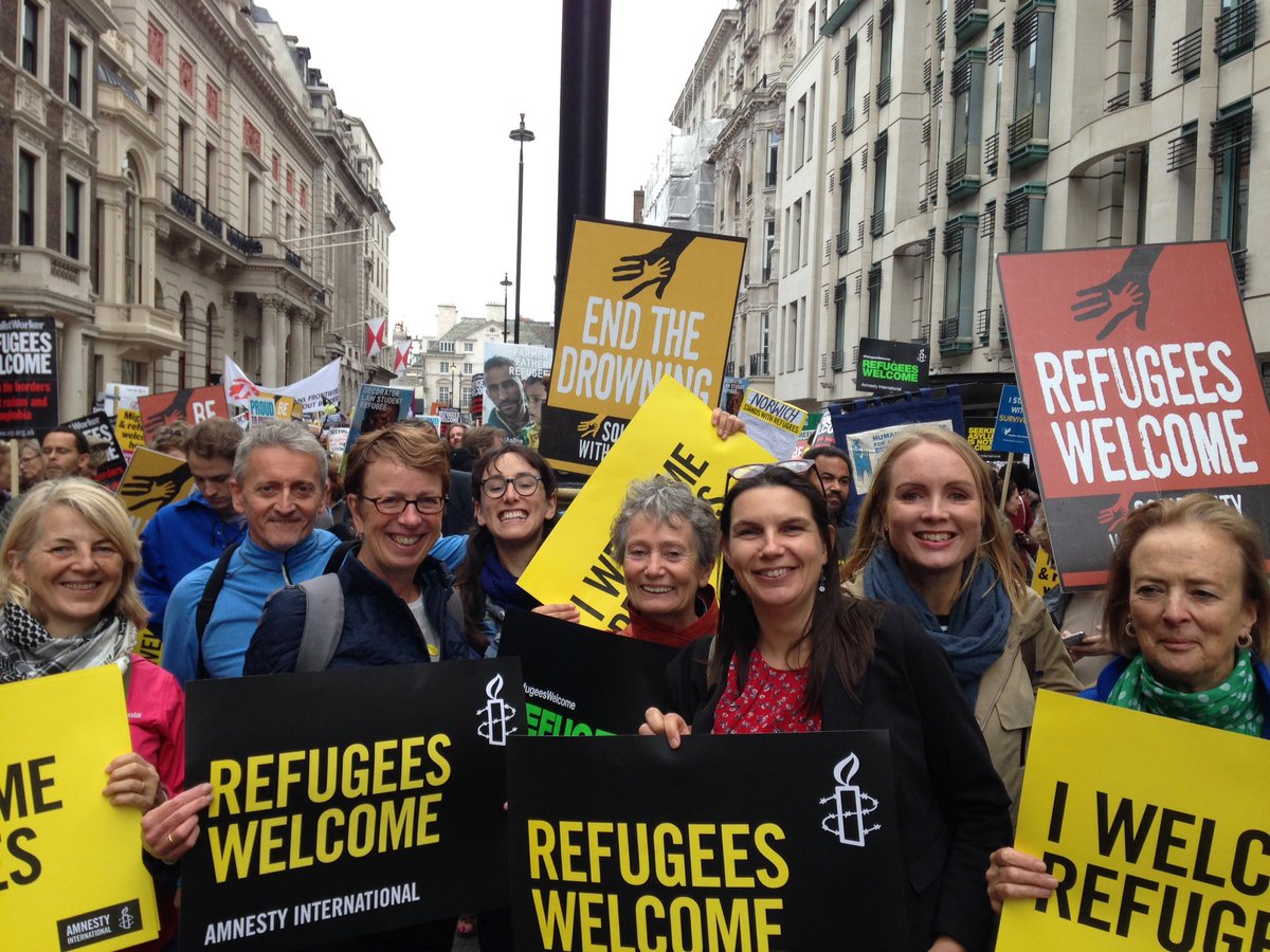 amnesty_ihag's tweet photo. The group out in force with @KateAllenAI #refugeeswelcome https://t.co/f0PufixzSD