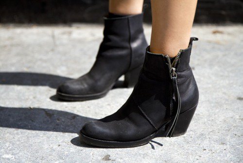 shop_yroo's tweet photo. We have 70,641 ankle booties for under $100. π #YoureWelcome #ShopSmarter #ShopYroo https://t.co/9h832cALLv https://t.co/xkAjL3CAZK