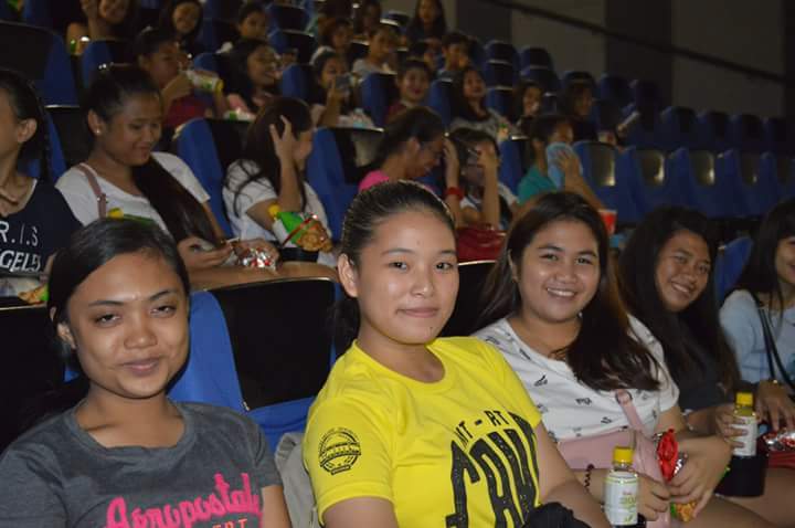 KaDsCebu's tweet photo. Here are some attendees. Thank you for coming guys! π
#KaDsCebuBlockScreening
#BarcelonaALoveUntoldDay4 https://t.co/AxNvykFSAc