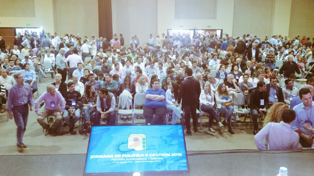 BloqueHUpC's tweet photo. #AHORA #CumbrePJ #PJCBA con una masiva concurrencia, en minutos comienza la Jornada de Política y Gestión 2016 https://t.co/U6VypSUIY5