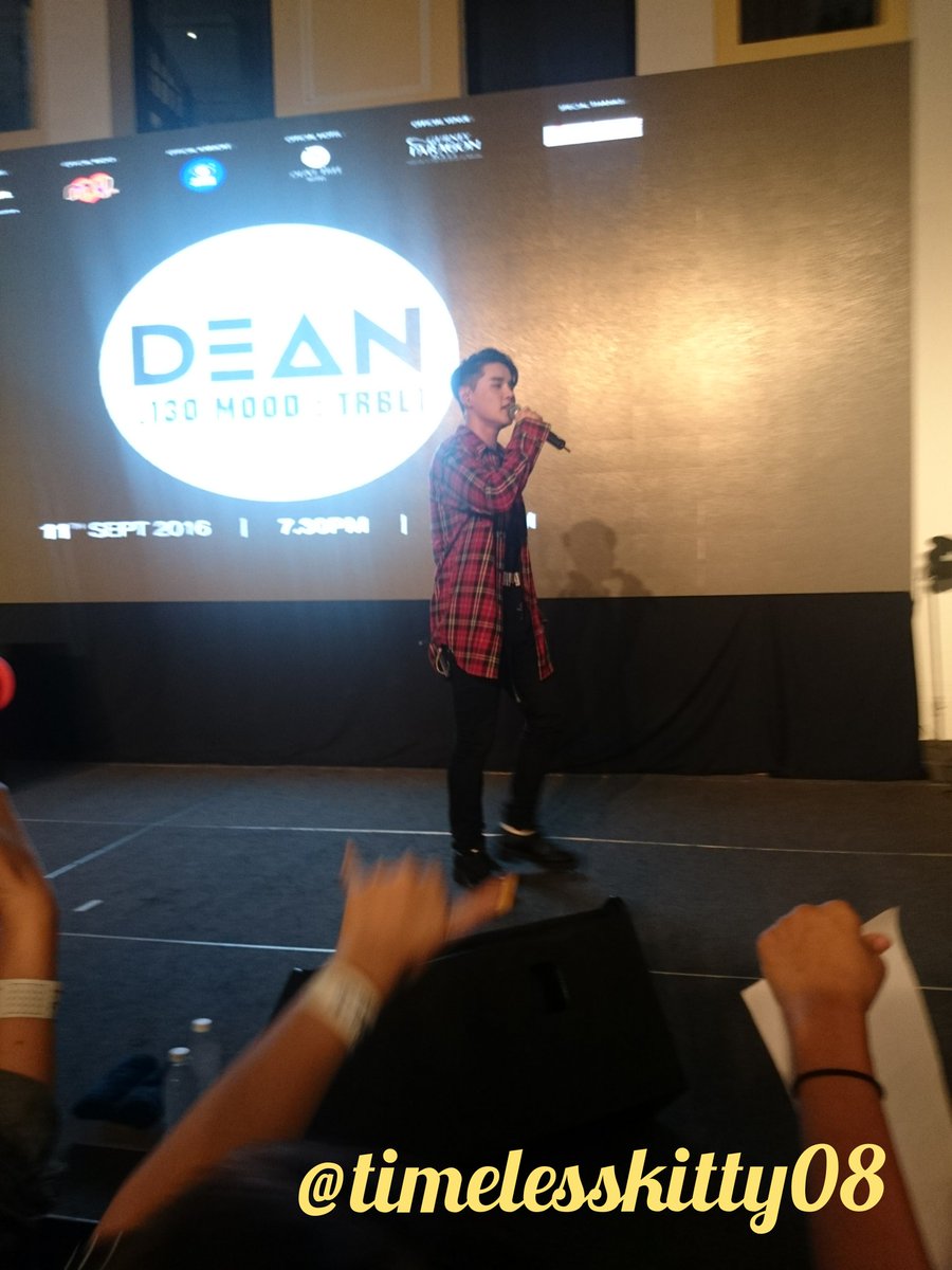 timelesskitty08's tweet photo. 160911 Unforgettable moment. The best show ever. I really love his smile ❤
#DEANinMY #MYDEANTRBL https://t.co/YGXgyEy8r8