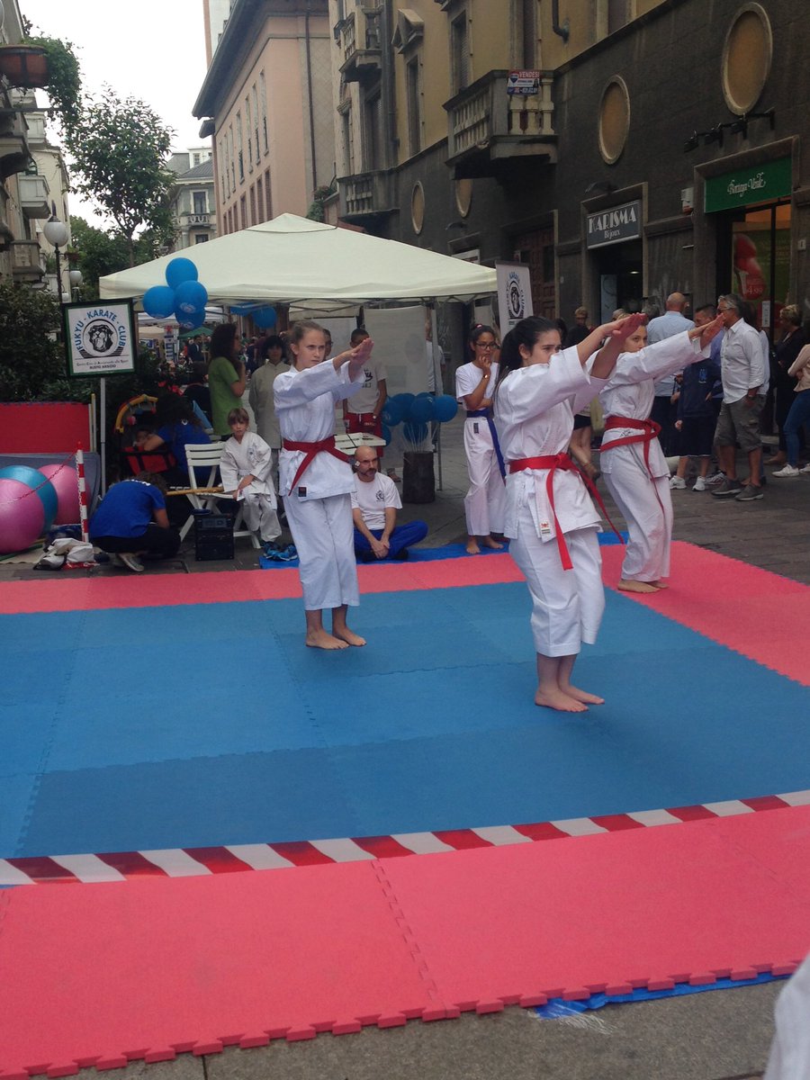 pmgraziani's tweet photo. #BustoArsizio #karate  #sport #FukyuKarate https://t.co/uufGLtu4hN