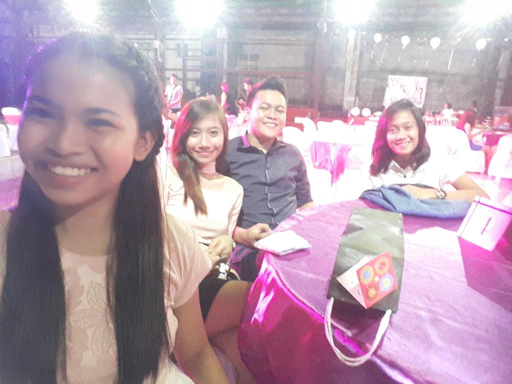 renzieeB's tweet photo. gh from joy's 18th birthday with @keentsantos @mikkeelog and #claring 😍😍 https://t.co/r65avWBJio