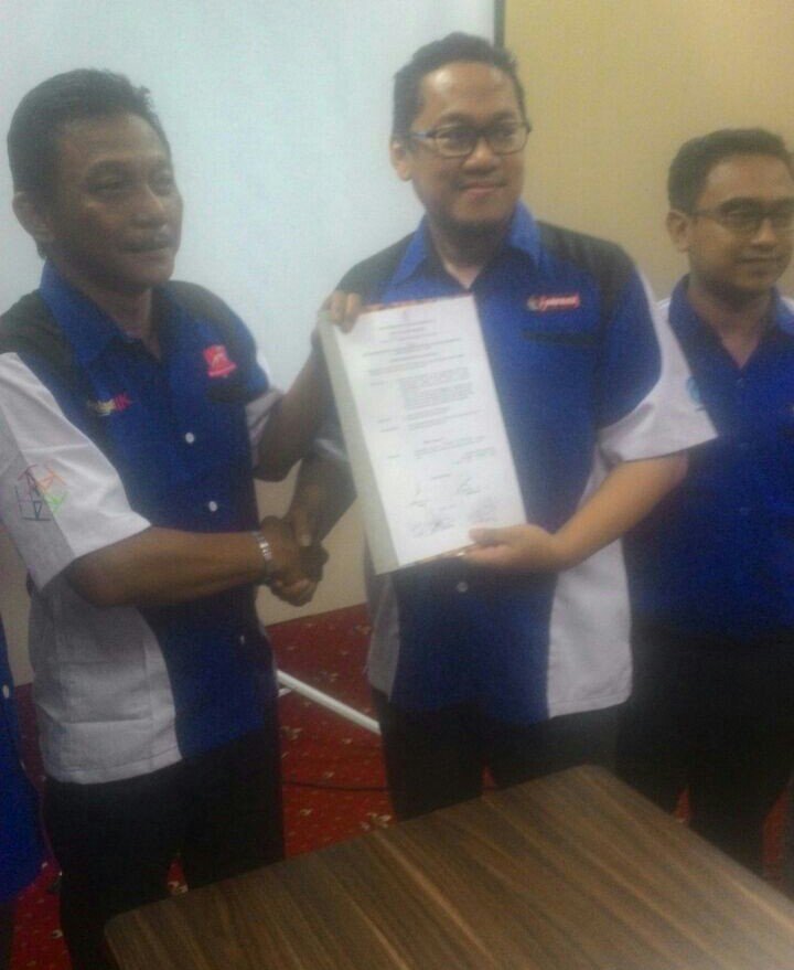didisardi761's tweet photo. Selamat kang @fajareridianto  terpilih menjadi Ketua RTIK Indonesia @stsepti @aboerchakra  @SIWISANG #fed2016 https://t.co/AFsY9HfH5c