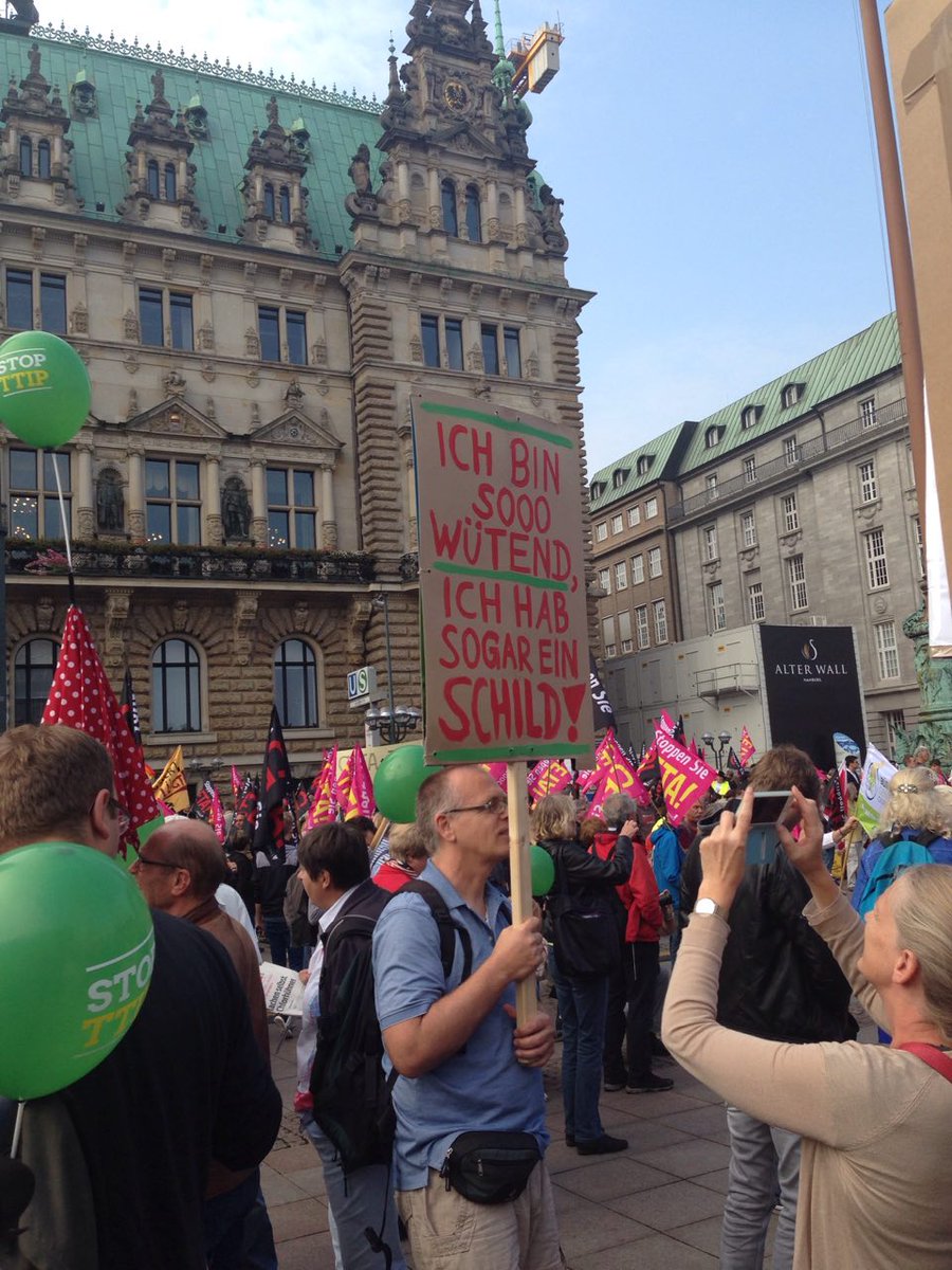 STOPPCETATTIPHH's tweet photo. In 7 Städten in D tragen wir heute den Protest gegen #TTIP und #CETA auf die Straße! #StopCetaTTIP auch in #Hamburg https://t.co/MGwzZfdjaR