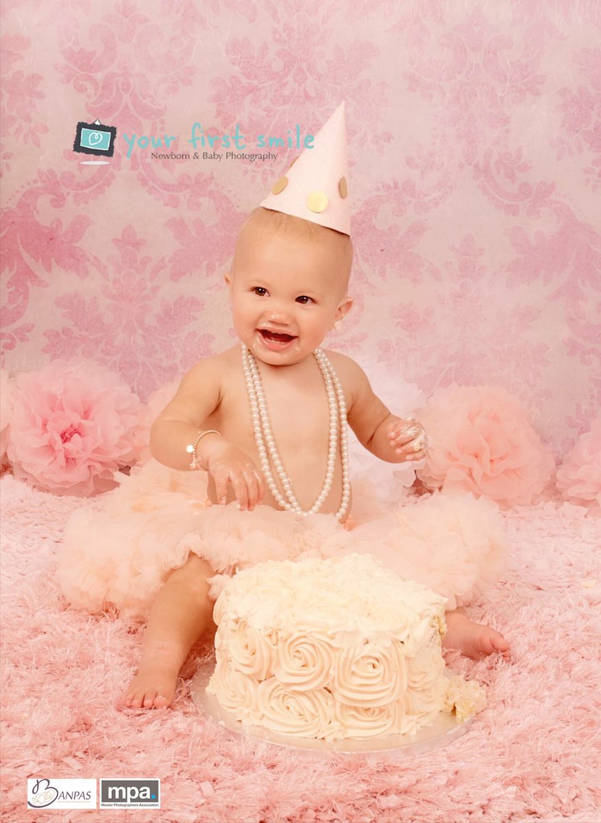 YourFirstSmile's tweet photo. π Happy 1st Birthday Harper Boux π#birthdaysession #cakesmash #babyphotography #leeds #otley #yorkshire #banpas https://t.co/BS9svCbTav