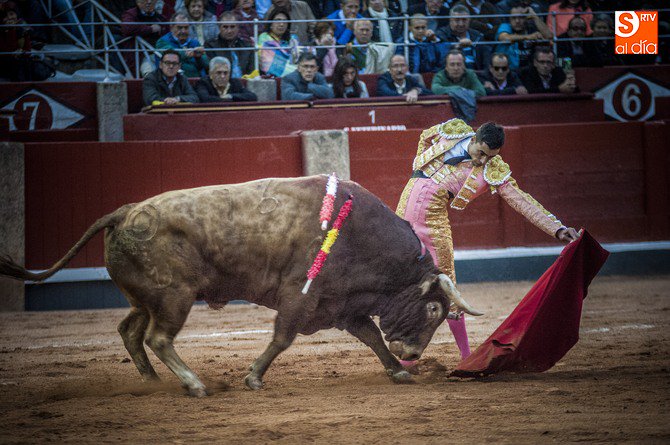Felicidades de corazón, por los 10 años de alternativa. ¡Vivan los toreros buenos, como tú, Paco! <a href="/UrenaOficial/">Paco Ureña</a>