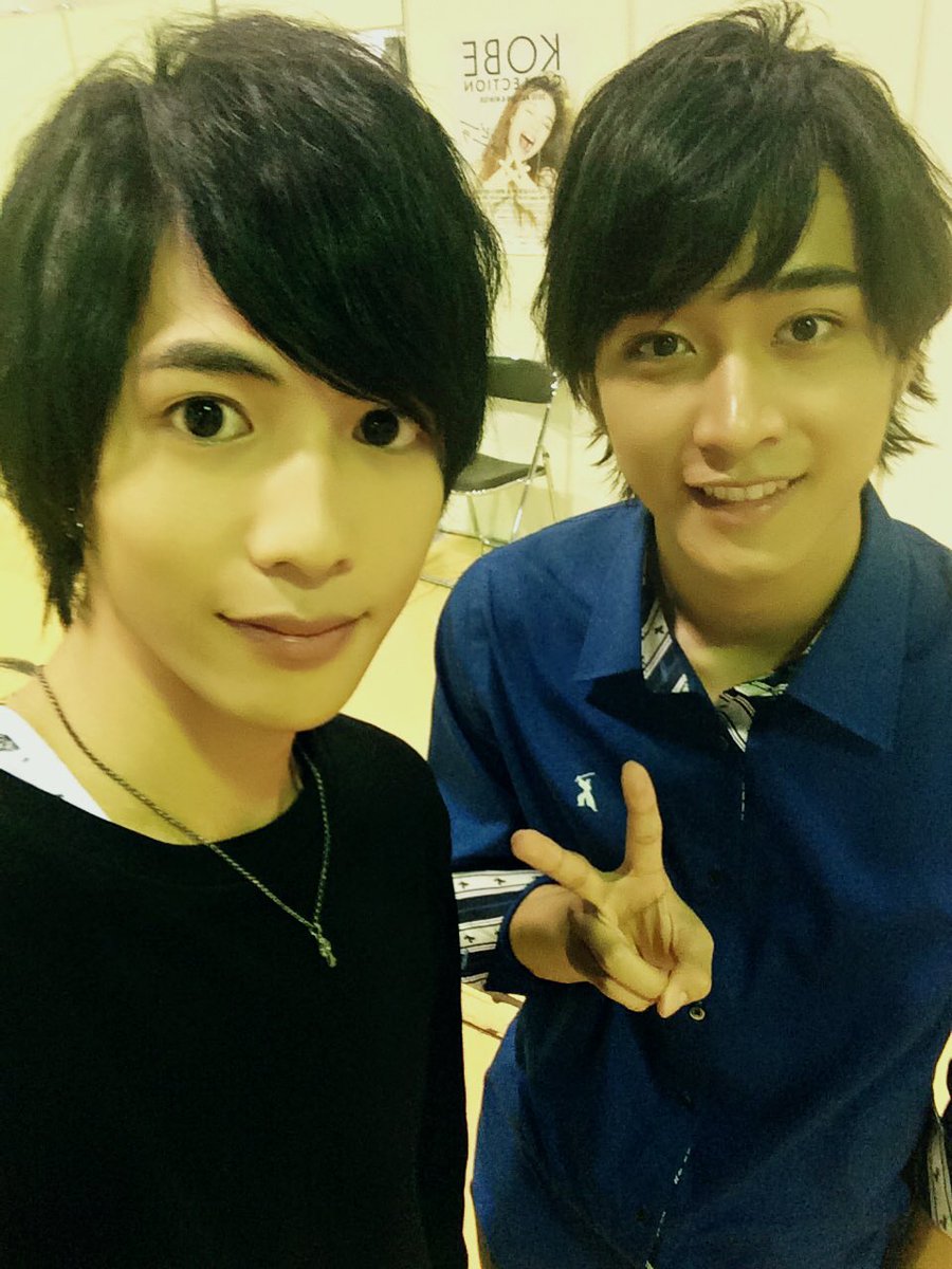 jun_shison0305's tweet photo. 神戸コレクション終了しましたー！

沢山の方からの声援・「志尊淳」ボードやうちわ。
すごく嬉しかったです✨

知り合いにも沢山会えて、大満足。
超特急のカイ、佐野がっくん、劇団EXILEの佐藤寛太と！！

ありがとうございました✨ https://t.co/TtDeshb79g