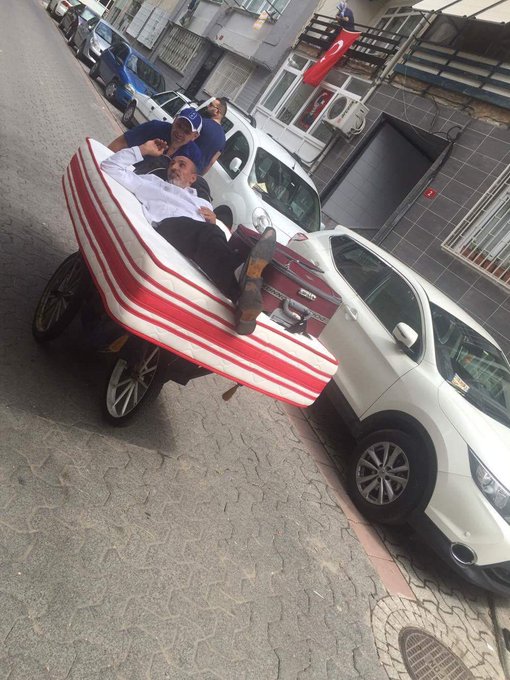 Resmi Twitter'da görüntüle