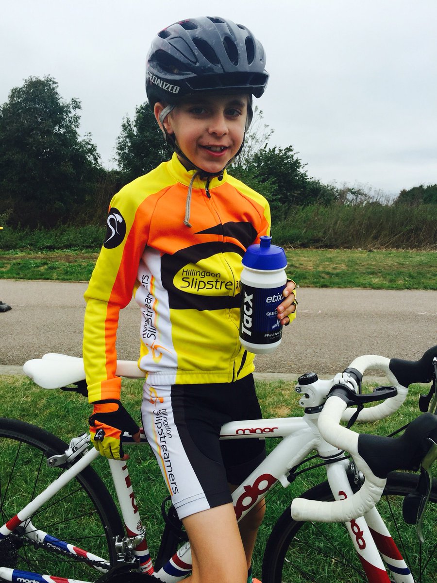 At <a href="/HSlipstreamers/">Slipstreamers</a> with lucky water bottle from <a href="/TourofBritain/">Lloyds Tour of Britain</a> thanks <a href="/DanMartin86/">Dan Martin</a>