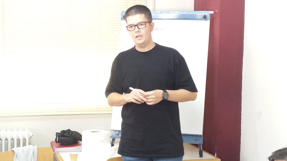 JoveSocialistes's tweet photo. Quins perfils i tasques són clau en un equip de campanya política? Brainstorming amb @AlejandroComes ☝✏ #AdéuCaloret https://t.co/X3QVIunpMJ