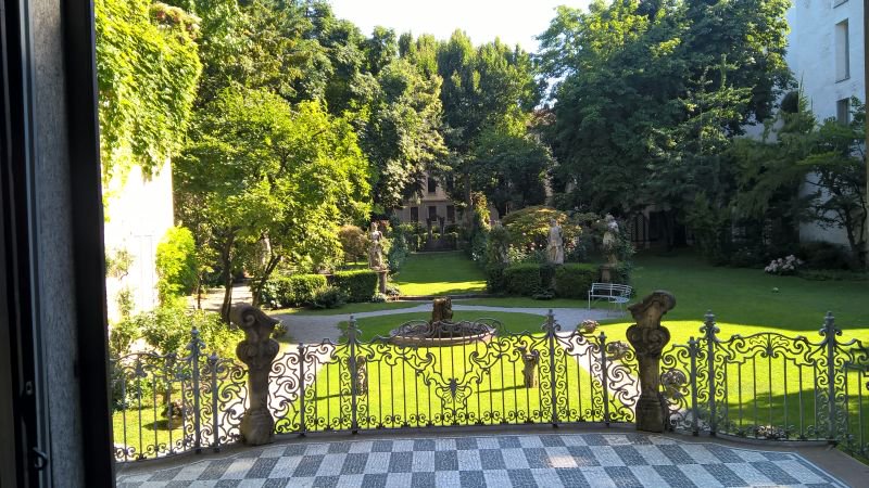 Cose belle da vedere: la #vignadileonardo a #Milano! Le Foto sono sul mio blog
#buonsabato 
ilmiostilelibro.it/la-vigna-di-le…
