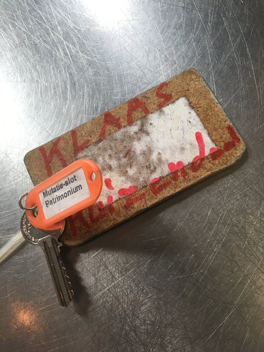 <a href="/verlorenopurk/">verloren op urk</a> @wijkagtcobussen gevonden. Op te halen in De Boet. RT aub