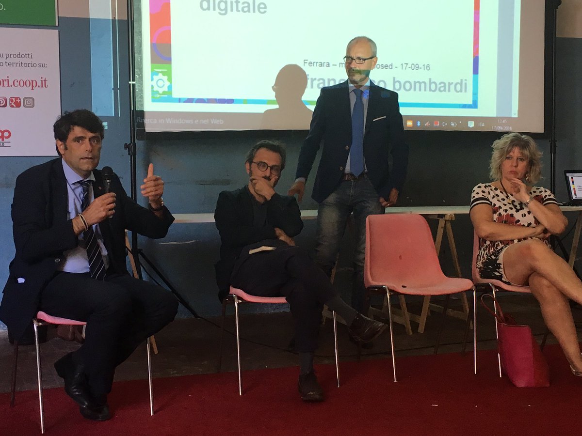 chiarabert's tweet photo. Cristian Maretti a @Memexposed racconta #Farmability che ha generato nuove idee nelle coop agricole @coopstartup https://t.co/2paOHSeeRB