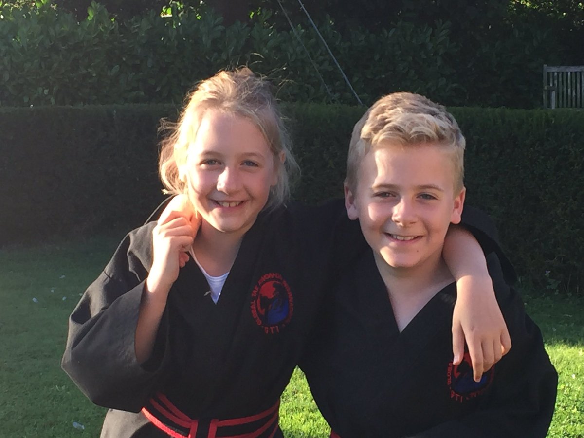 BenhamLorna's tweet photo. Introducing, from Sandringham House, Captain Danny B and Vice Captain Amélie B! https://t.co/SexjotwM0H