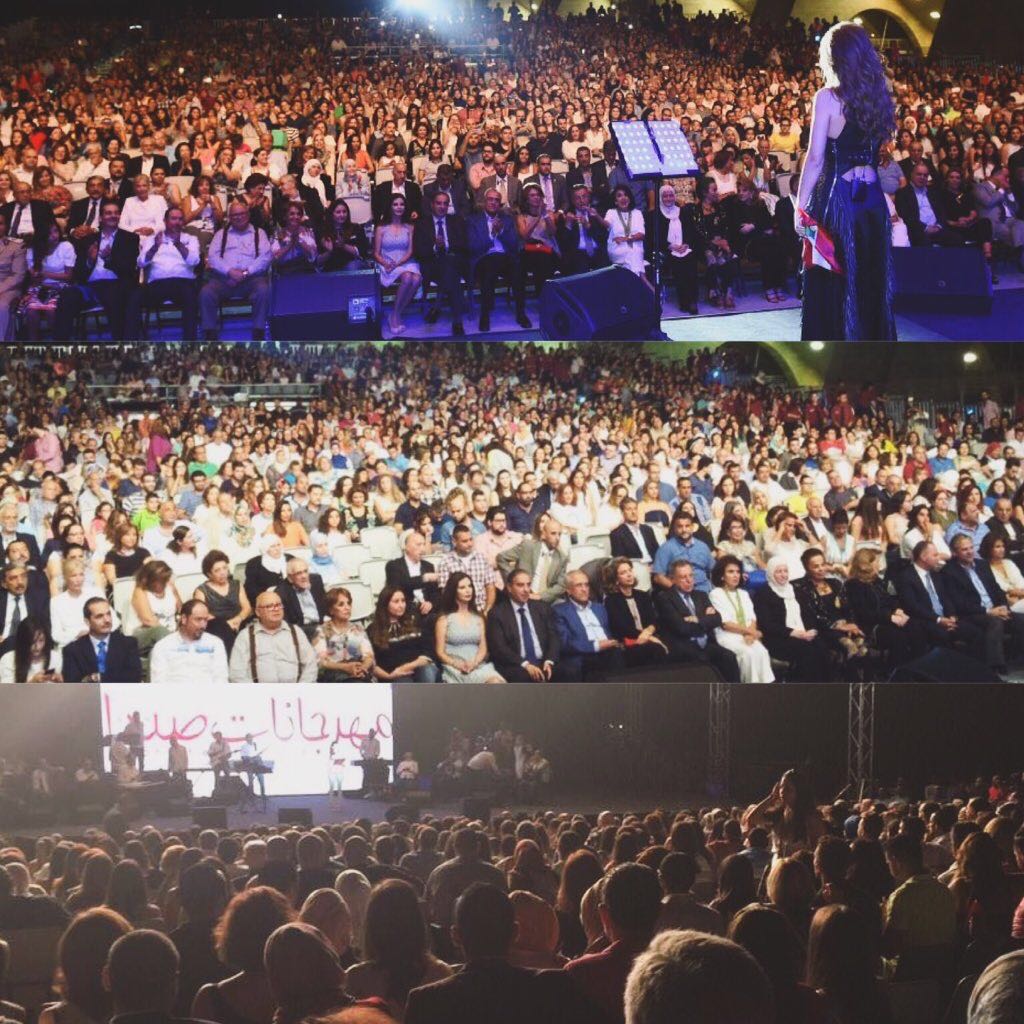 difejf's tweet photo. @NancyAjram 
جمهور نانسي عجرم  في مهرجان صيدا 
#مهرجان_صيدا https://t.co/jts1GWkaIS