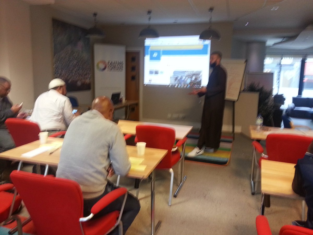 ayeshasacademy's tweet photo. 21st Century Leadership training in Goodge Street in London https://t.co/b2EPSTCYXr