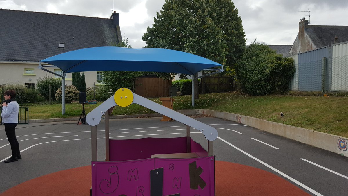 FBallester56's tweet photo. Inauguration des travaux de l'école Georges Brassens #Cleguer #education https://t.co/4DdmpqHuRJ