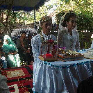 Selamat Menempuh Hidup Baru <a href="/ajizmaulana92/">aJiz mauLana!</a> &amp; <a href="/MerryKania/">MerryyyKBJ!!</a> Semoga SAMAWA. Cinlok di KBJ <a href="/DennyCagur/">Denny Cagur</a> <a href="/KeL_BangJali/">KBJ OFFICIAL</a>
