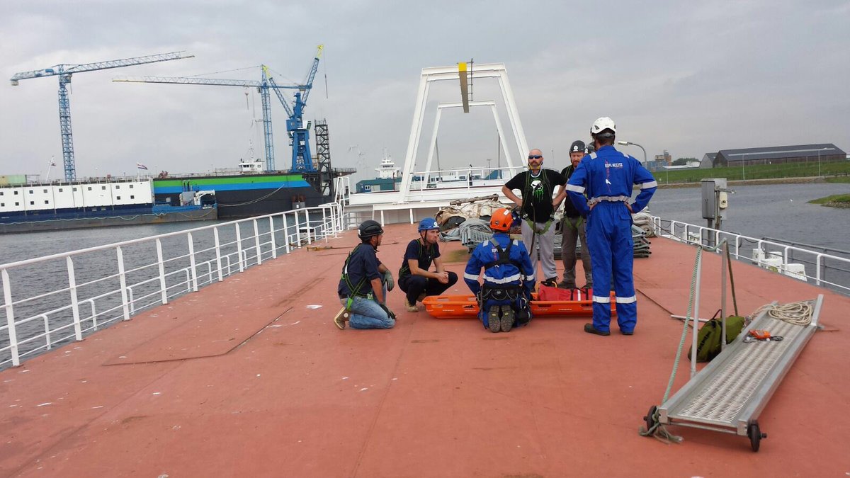 WindSkillsCom's tweet photo. Donderdag aangevraagd; vandaag theorie én praktijk training op #trainingschip #delfzijl @RAN_Noord @ArbodeMaritiem https://t.co/2SuhmyM7DU