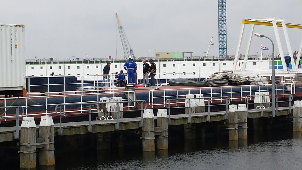 WindSkillsCom's tweet photo. Donderdag aangevraagd; vandaag theorie én praktijk training op #trainingschip #delfzijl @RAN_Noord @ArbodeMaritiem https://t.co/2SuhmyM7DU