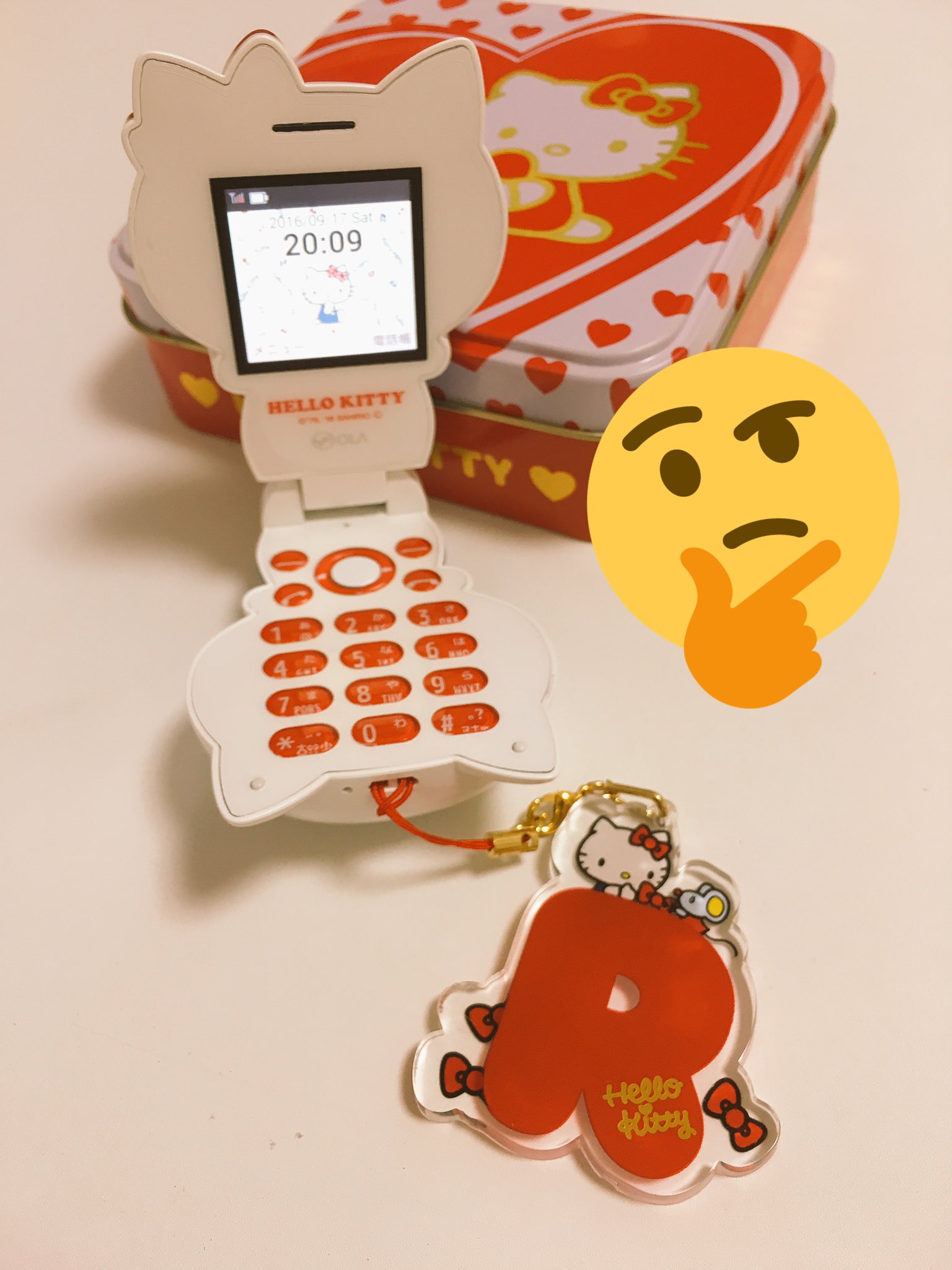Ringo 黒石凛子 あはははははははははは かわいいストラップみつけたーあああぁあぁﾊｧﾊｧ ストラップ通す作業ひさしぶりでむずかしかったw ハローキティフォン T Co Hjr8dxqefe Twitter